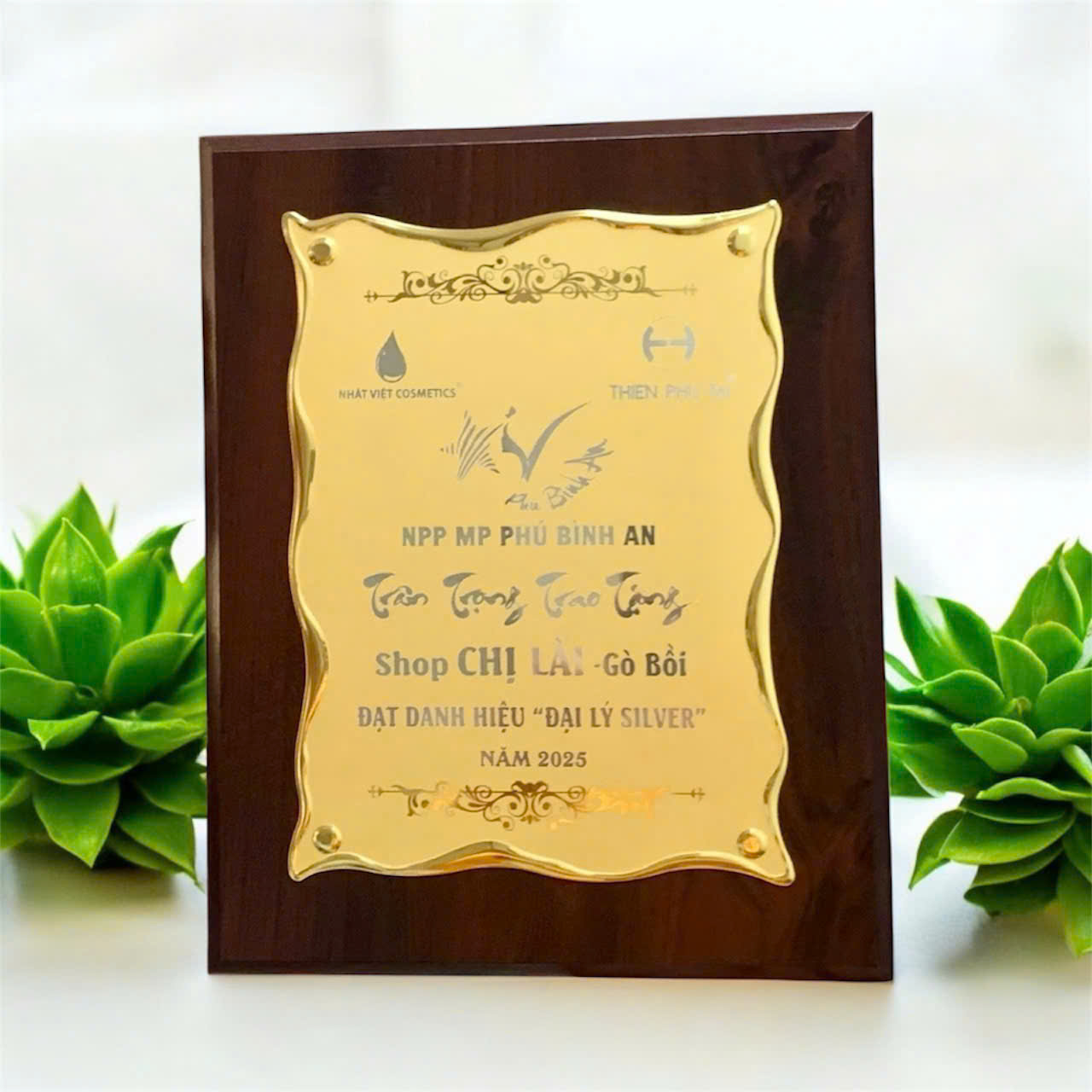 Bảng vinh danh đồng